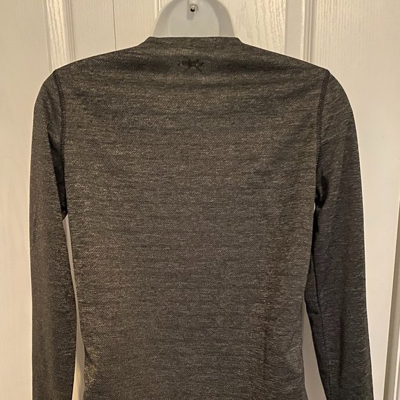 Long-sleeved activewear top - Picture 2 of 4